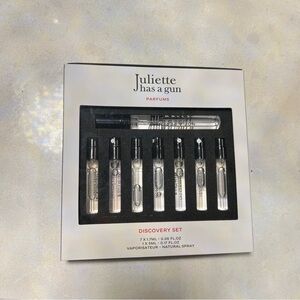 Juliette has a gum discovery set